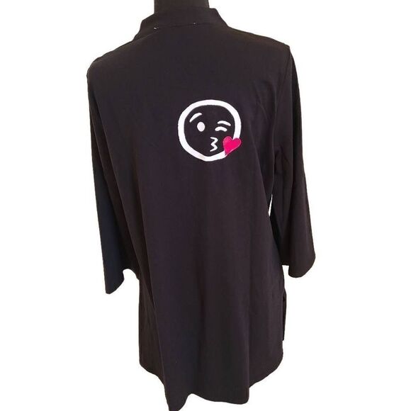Victoria Womens Fun Kissy Face Emoji Graphic on Black Tunic Top Large - Picture 3 of 7